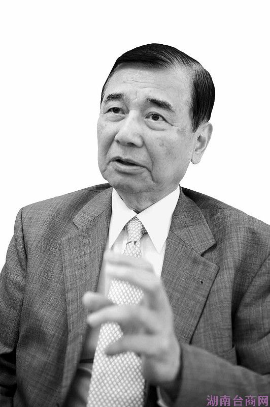 台湾机电“大佬”黄茂雄在厦门卖米汉堡(图)