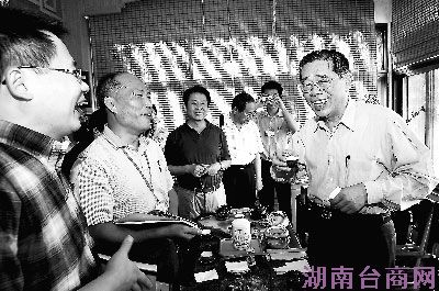 ���и���������ѡ̨������ӵġ�����ɽ����