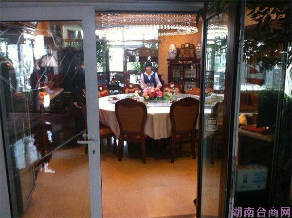 张必清家内部照曝光堪称迷宫 餐厅、KTV、治疗室一应俱全 张必清家内部照曝光堪称迷宫 餐厅、KTV、治疗室一应俱全