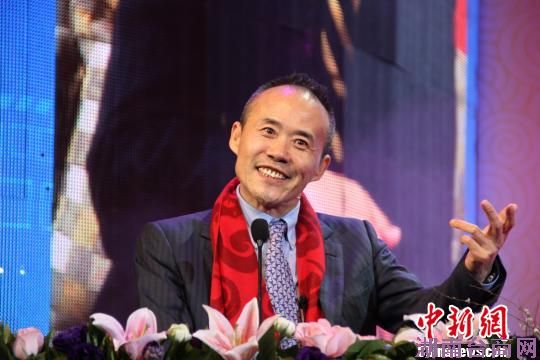 举深商大旗王石就任深商会理事会主席