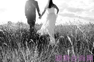 2��11�գ��Ͼ��Ͻ�ɽׯ���������Ͻ����������ְ�������̨��������־����̨�巽���½ίԱ�Ḻ�������������ڴ˻��档���������������ܲ��Ÿ����˵��״���ʽ���棬��־��������ϵ��ʷ�Ե�ͻ�ơ�