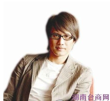 �Ի�̨�������˰�С�ɣ�̨�����ִ�����Ѹ���»�