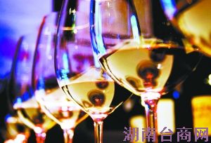 �߼�Ʒ����������ˮ����� ���ѾƱ����г�"����"