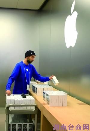 苹果联手IBM抢占企业移动市场 黑莓微软面临冲击 苹果联手IBM抢占企业移动市场 黑莓微软面临冲击