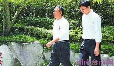 ��̨��(��)�ڰ���԰�ﰺ�����������ӹ������������ں�ͷ