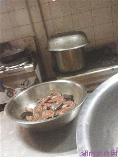 �����Ե׿���� ����ʣ�˶˻غ���������ϲ�̨