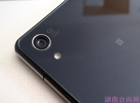 索尼Z3或可2m深潜 防水性能堪称“变态” 索尼Z3或可2m深潜 防水性能堪称“变态”