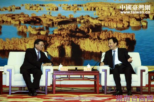 李建华刘慧在银会见江丙坤率领的台湾企业家一行 李建华刘慧在银会见江丙坤率领的台湾企业家一行