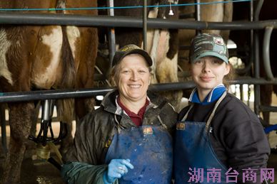 光明乳业全球化战略再落子:澳洲优质纯牛奶进入中国市场 光明乳业全球化战略再落子:澳洲优质纯牛奶进入中国市场