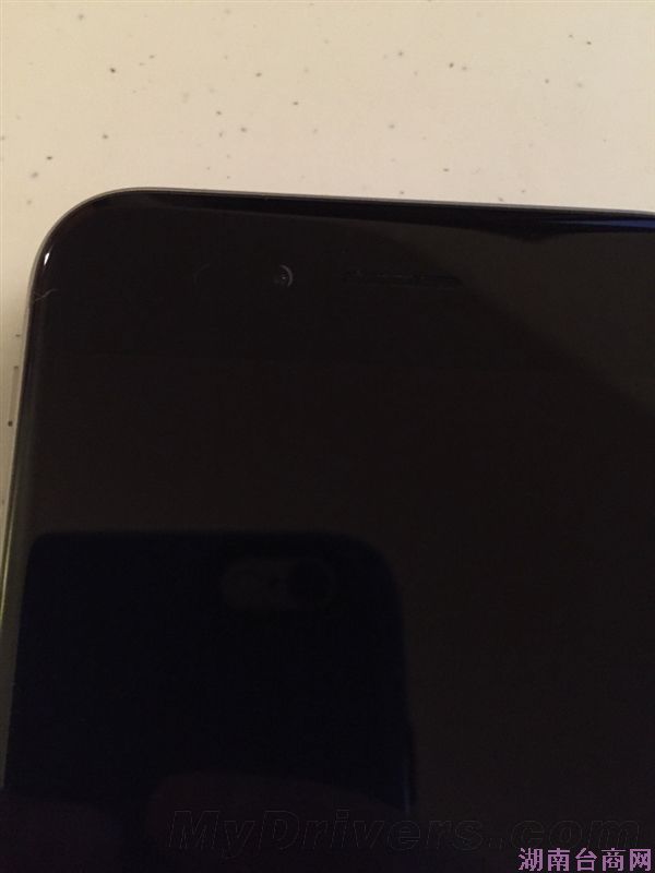 难以接受!果粉纷纷吐槽iPhone 6前置摄像头