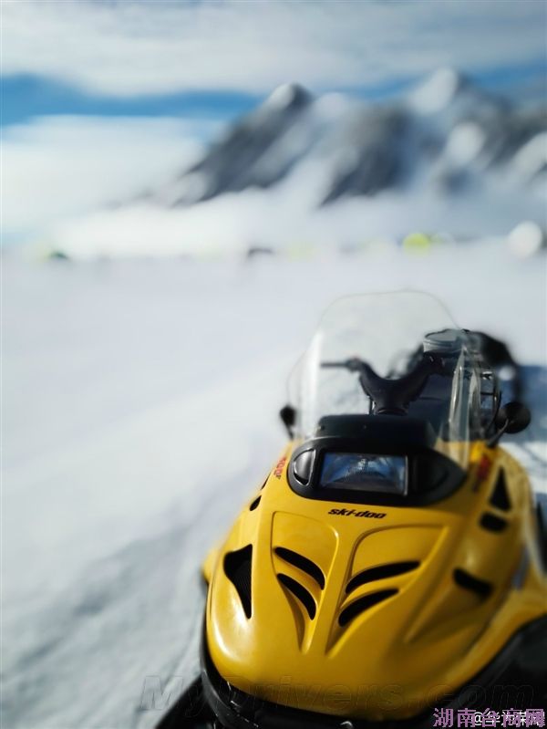 ��Ϊ������ҫ6 Plus���ţ�˫����ͷ������