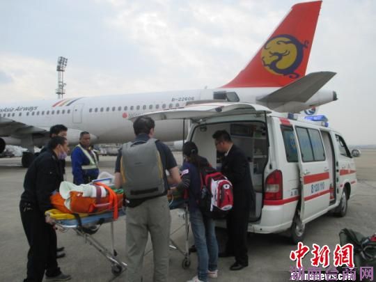 上海边检部门开辟“绿色通道”地空接力救助受伤台胞