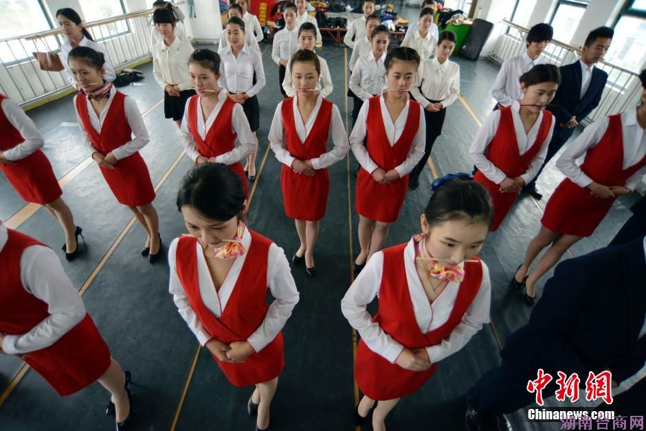 ̽�ظ�У95������С�㡱ħ��ʽѵ������ͼ��