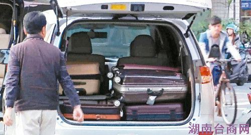 ����ǰ���³�κӦ�佻��2��̨���ֽ�װ��6Ƥ��