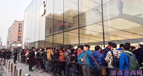 �躣����Я��ƻ������½����iPhone�̻�